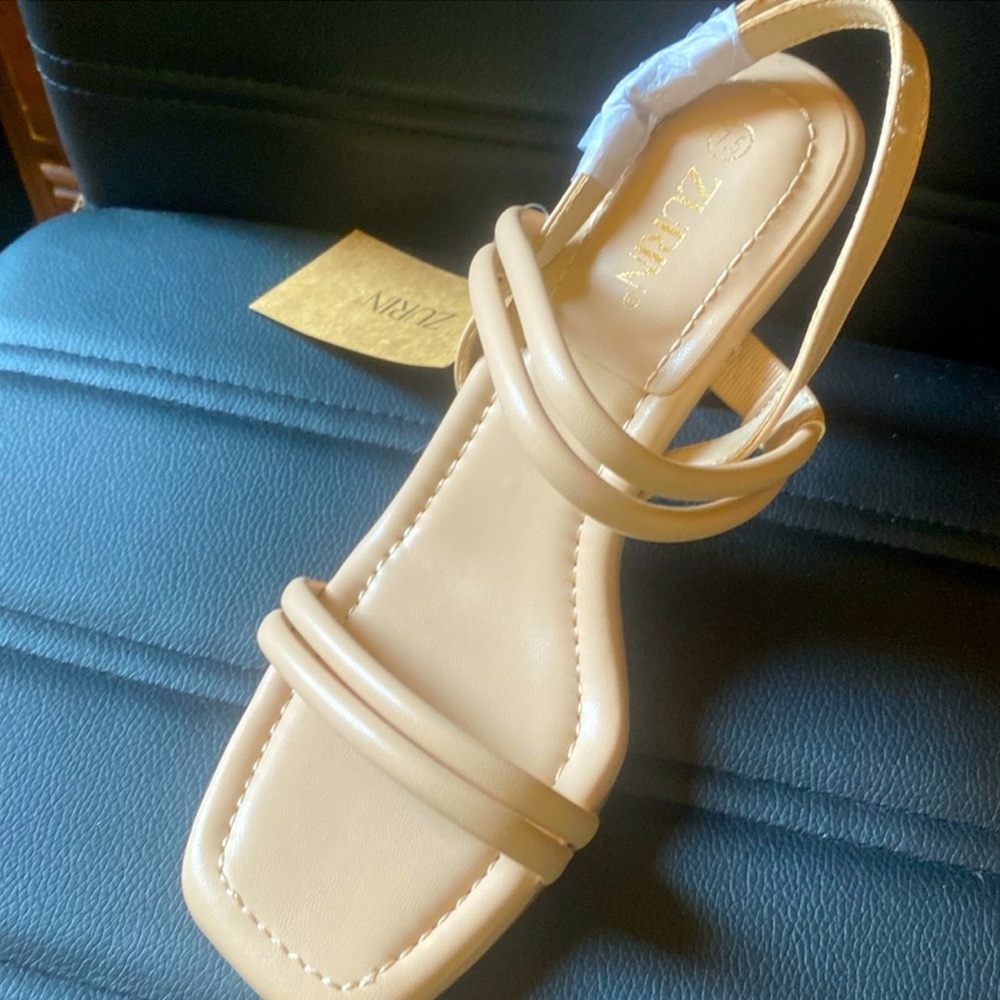 Chic Beige Strappy Heels - Picture 3 of 3